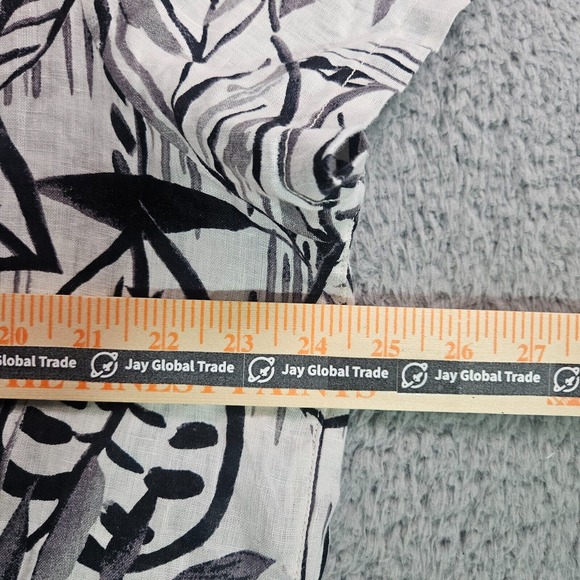 Tahari Top Blouse Women‎ Size 1X 100% Linen Short Sleeve Leaf Print White Black - Picture 8 of 11